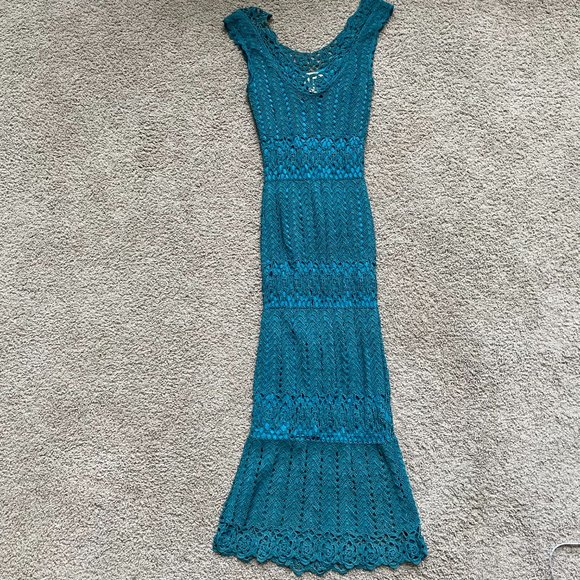 Crochet Fitted Midi Dress - Picture 7 of 8